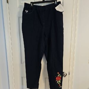 Black Jeans with Floral Embroidery
